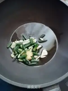 Make Shrimp clams and fried chickens step 3