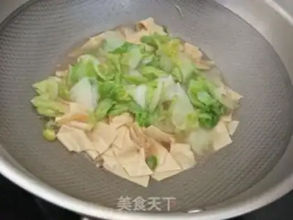 Make The cabbage is dry tofu step 5