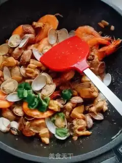 Make Shrimp clams and fried chickens step 8