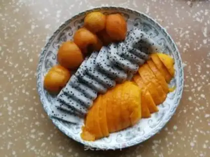 Make Fruit eggs with yogurt step 1