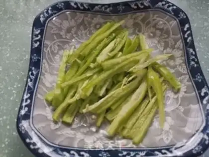 Make The peppers are fried step 1