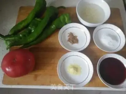 Make Xinjiang cross the oil noodles step 2