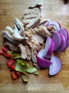 Make Onion fried pork chops step 1