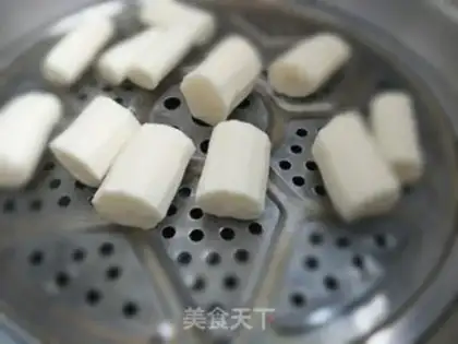 Make Quaffle fruit sandwich step 2