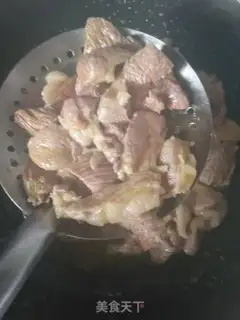 Make Xinjiang cross the oil noodles step 11