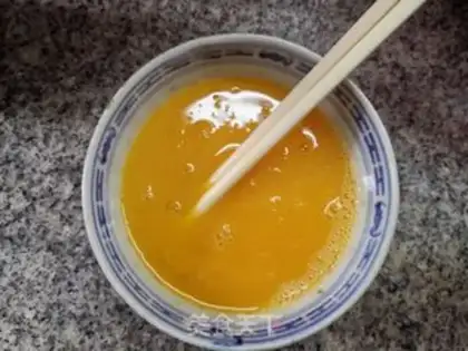 Make Seaweed pine omelet step 1