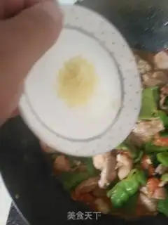 Make Xinjiang cross the oil noodles step 20