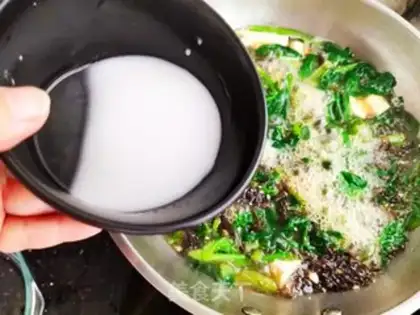 Make Spinach tofu pickle soup step 10
