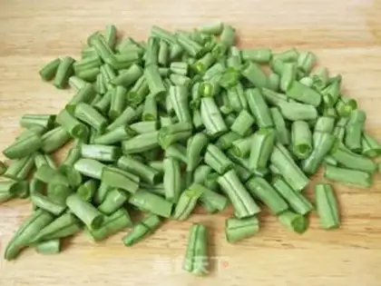 Make Meat sauce, bean horns step 1
