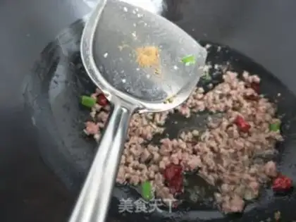 Make Meat sauce, bean horns step 4