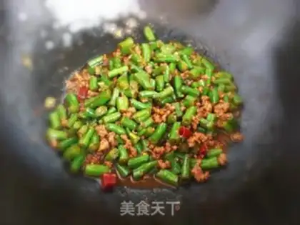Make Meat sauce, bean horns step 8
