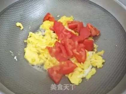 Make Tomato eggs for noodles step 3