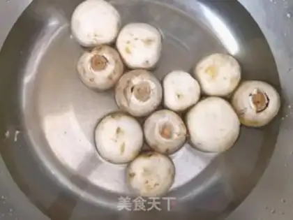Make Mushroom chicken wings step 0