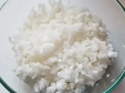 Make A white radish honey water step 1