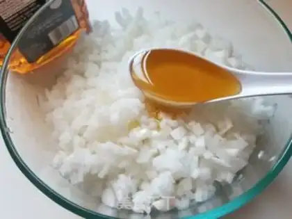 Make A white radish honey water step 2