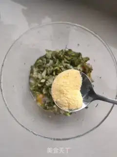 Make Frozen corn fried eggs step 1