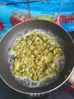 Make Frozen corn fried eggs step 3