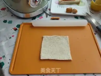 Make Toast cheese dogs step 2
