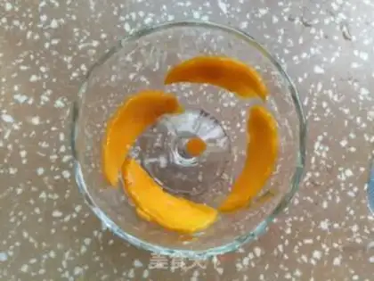 Make Mango yogurt cup step 2