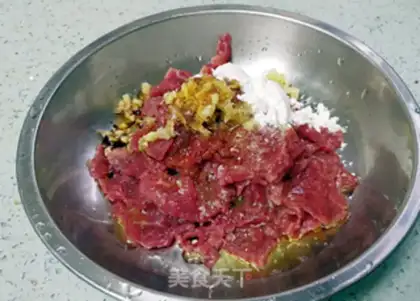 Make Beef tomato fried eggs step 0