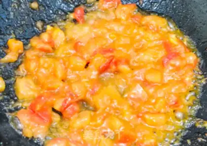 Make Beef tomato fried eggs step 4