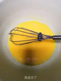 Make Strawberry jam cake rolls step 1