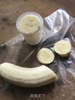 Make Banana shake step 1