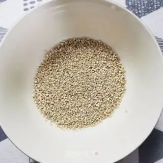 Make quinoa porridge step 1