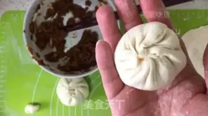Make Fresh meat buns are common practice step 14
