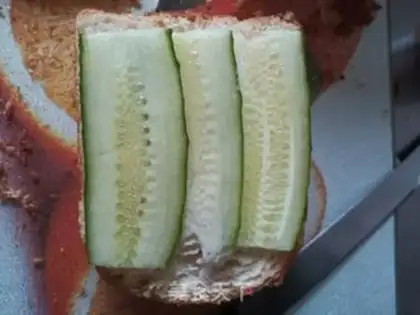 Make Black pepper chicken steak sandwich step 17