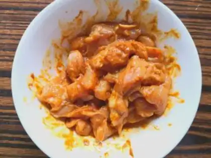 Make Curry chicken noodles step 1