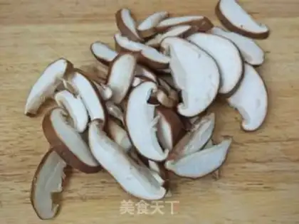 Make Plum-cutter mushrooms step 2