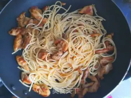 Make Curry chicken noodles step 6