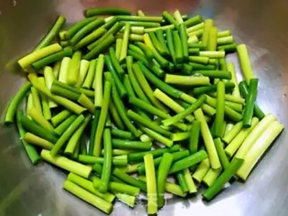 Make The intestinal gravy carrots step 1