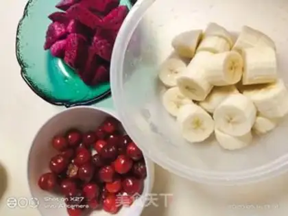 Make Bacon, blue flower fruit salad step 4