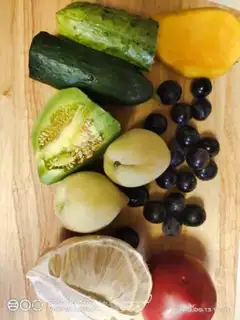 Make Toast bacon tea and fruit salad step 1