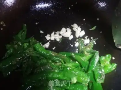 Make Chili fried eggs step 4