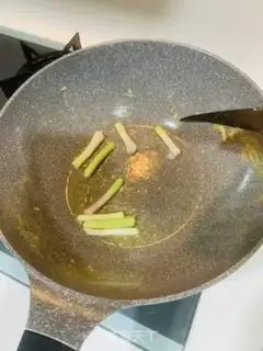 Make The groceries and egg soup step 2