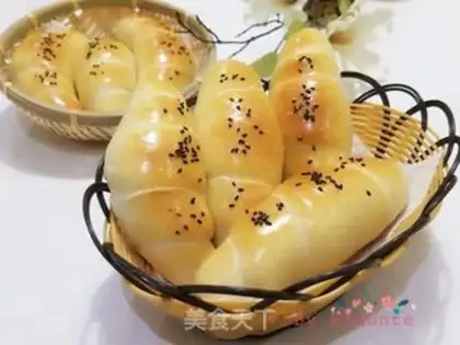 Make Japanese salt bread step 13
