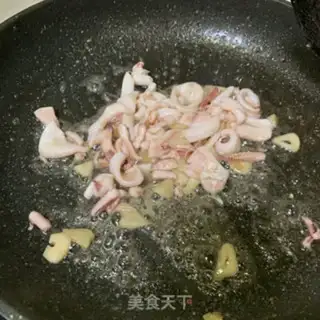 Make Seafood noodles step 2