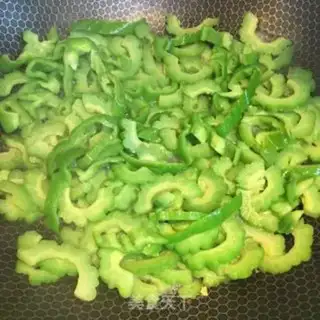 Make Eggs and peppers step 4
