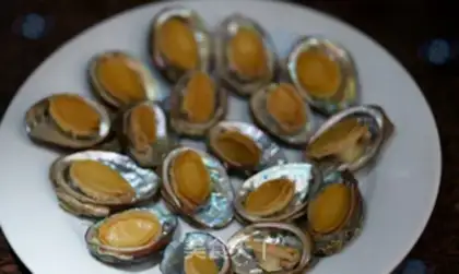 Make Garlic fans steam the northern bay abalone step 0