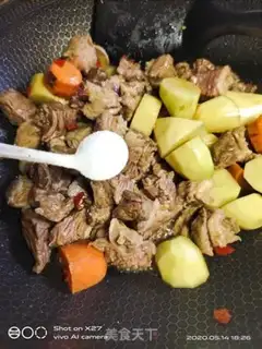 Make Pepper-cracked potatoes and oxen step 5