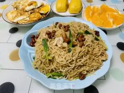 Make Seafood noodles step 10