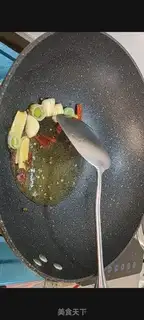 Make Argentinian shrimp with potatoes step 3