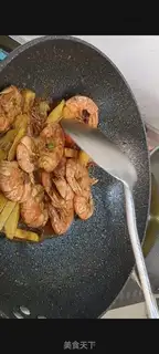 Make Argentinian shrimp with potatoes step 6