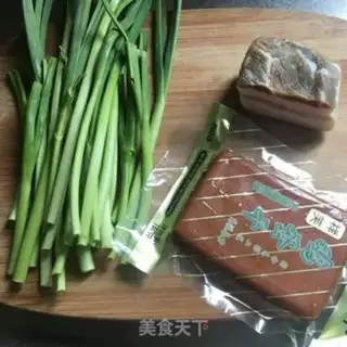 Make Salted eggs and garlic step 0