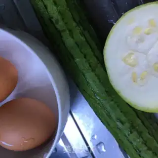 Make Tomato guacamole step 0