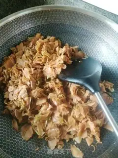 Make Fried roses step 3