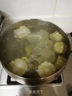 Make Duck-cracked corn pox soup step 1